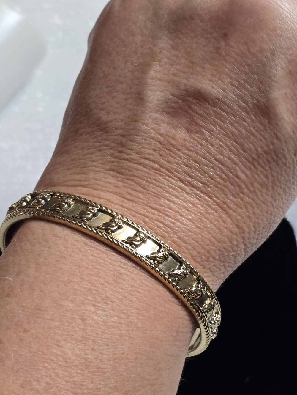 Vintage Avon Majestic Animal Owl Gold Tone Cuff Bracelet
